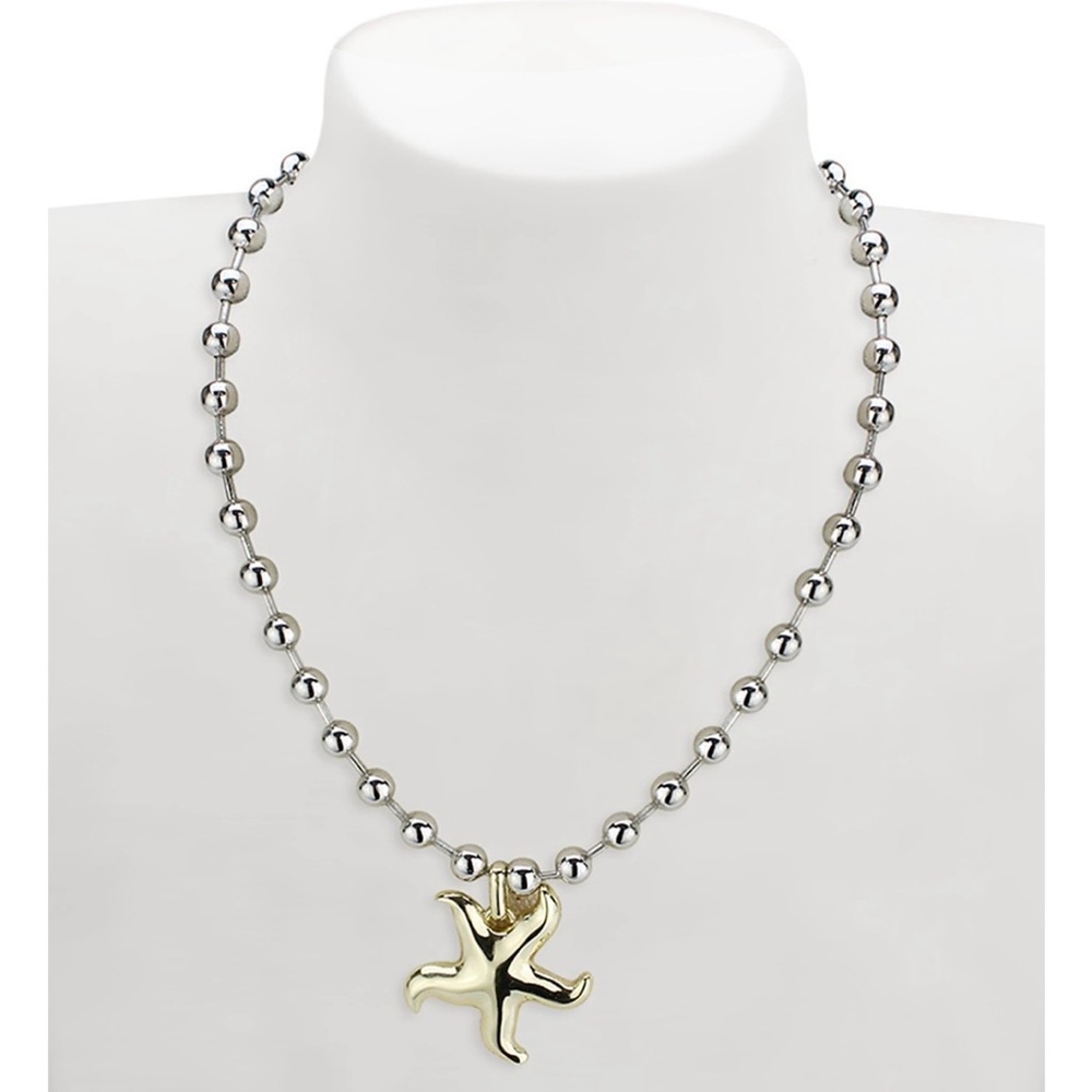 NWT Starfish Pendant Necklace on Silver Beaded Chain